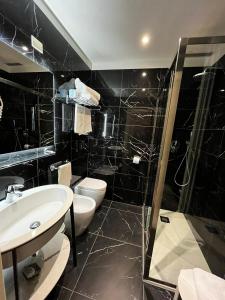 A bathroom at Zanhotel Tre Vecchi