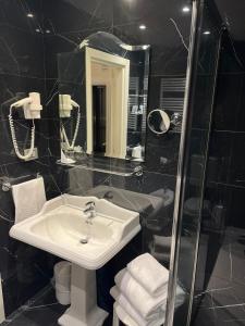 A bathroom at Zanhotel Tre Vecchi