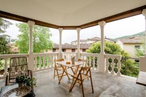 Balkón nebo terasa v ubytování B&B Ernestine Family Home