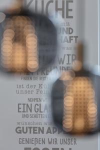 un cartel con las palabras el fin del mundo en Goethe Palais Suite Anna Amalia l 1-8P l Lift l Parkplatz en Aue