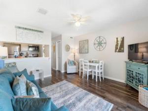 Kuchyň nebo kuchyňský kout v ubytování Good Vibes Carolina Beach villa