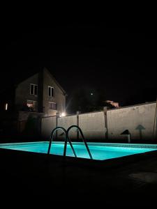 Bazén v ubytování Apartman Dobrodosli nebo v jeho okolí