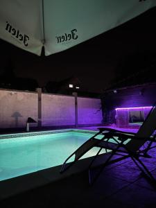Bazén v ubytování Apartman Dobrodosli nebo v jeho okolí