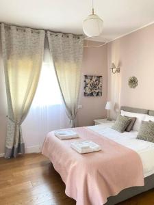 Ένα ή περισσότερα κρεβάτια σε δωμάτιο στο Casa Ludmila