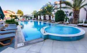 Πισίνα στο ή κοντά στο Romance Beach Hotel