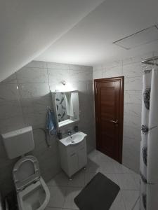 Koupelna v ubytování PIN