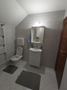 Koupelna v ubytování PIN