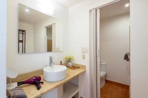 Koupelna v ubytování MariaMar Suites + 37 fotografií