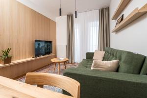 Μια τηλεόραση ή/και κέντρο ψυχαγωγίας στο RS Apartmani +27 φωτογραφίες