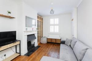 Imagen de la galería de Two Bed House With Free Parking, near Train St., en Bath