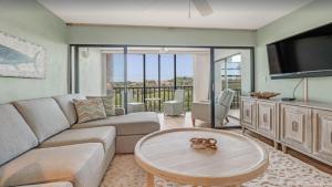 Χώρος καθιστικού στο Cozy 1BDRM Condo - Pool Access