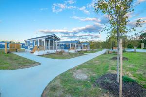 Luray RV Resort on Shenandoah River外面的花园