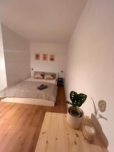 Ένα ή περισσότερα κρεβάτια σε δωμάτιο στο Große Apartments für Monteure & Feriengäste