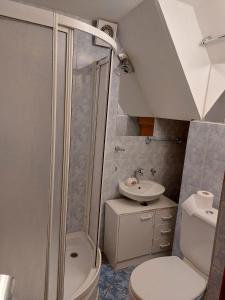 Phòng tắm tại Kuća Milica