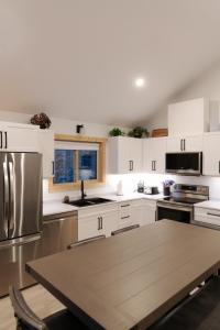 Billede fra billedgalleriet på The Alpine Cabin i Valemount + 34 billeder