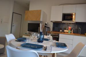 Dapur atau dapur kecil di Open Space Centralissimo Nettuno fronte Porto