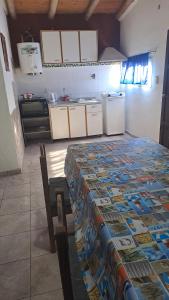Una cocina o kitchenette en Alojamiento San Rafael 3
