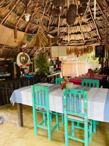 Restaurace v ubytování Casa Jade Ecobungalows Las coloradas