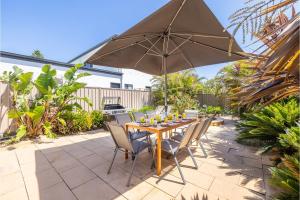 Bel Air, 8A Ocean Ave - pet friendly, water views and air con外面的花园