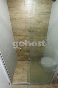 Bilik mandi di Comfortable Villa Morra Loft