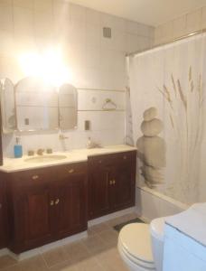 A bathroom at Tanino Guest House