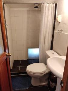 Bathroom sa Q'osqo Apartments