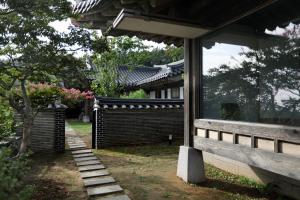 Hotelarrive Taean Tiann HanokBeachResort外面的花园