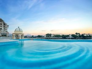 Bassein majutusasutuses Four Points by Sheraton Yangjiang City Center või selle lähedal