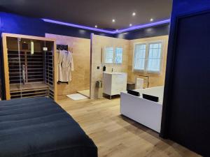 カーニュ・シュル・メールにあるLoveRoom#1 by Pimente ton coupleのギャラリーの写真