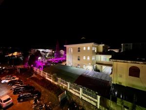 Tòa nhà nơi khách sạn tọa lạc +49 ảnh