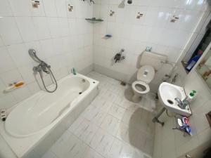 Koupelna v ubytování Lavish cozy room in Duplex Penthouse