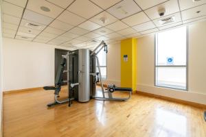 Fitness centrum a/nebo fitness zařízení v ubytování Ultimate Stay 1 BR Marina Views Best Location in the Heart of Marina Perfect Vacation Near Marina Beach JBR