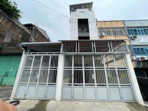 Gallery image of RedDoorz at Ramelau near AP Pettarani in Makassar