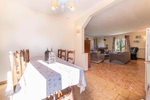 Et opholdsområde på La Roseraie de l'Elaeis - Piscine privée