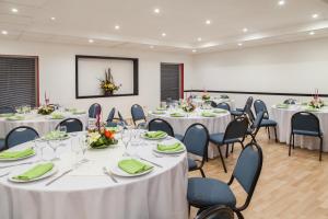 Restaurace v ubytování Baymont by Wyndham Lazaro Cardenas + 37 fotografií