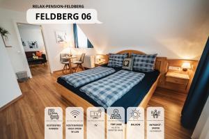 เตียงในห้องที่ Relax Pension Feldberg