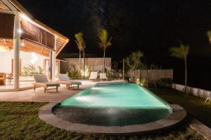 Bazén v ubytování Sundance Residence Nusa Penida nebo v jeho okolí
