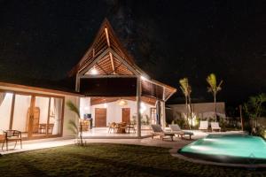 Bazén v ubytování Sundance Residence Nusa Penida nebo v jeho okolí