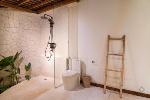 Koupelna v ubytování Sundance Residence Nusa Penida