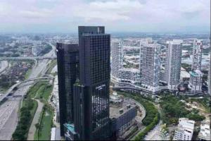 uma vista aérea de uma cidade com edifícios altos em Hill10 Residence, i-city Shah Alam (Golden Shacks) em Shah Alam