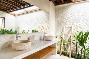 Koupelna v ubytování Sundance Residence Nusa Penida