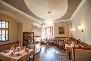 ห้องอาหารหรือที่รับประทานอาหารของ Renaissancehotel Raffelsberger Hof B&B