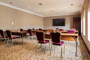 Zona de negocis o sala de conferències de Seven Oaks Hotel