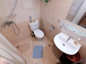 A bathroom at New Inn