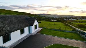 Photo de la galerie de l'établissement Dingle Way Snug, Luxury apartment, à Dingle