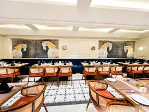 Restaurace v ubytování Clay Inn Hotel, Sohna Road, Sector 49, Gurugram