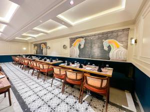 Restaurace v ubytování Clay Inn Hotel, Sohna Road, Sector 49, Gurugram