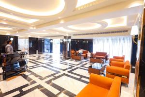 Posezení v ubytování Clay Inn Hotel, Sohna Road, Sector 49, Gurugram