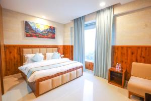 Postel nebo postele na pokoji v ubytování Clay Inn Hotel, Sohna Road, Sector 49, Gurugram