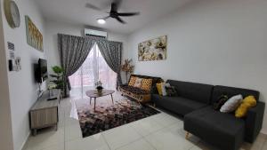 Gallery image of RHR Deluxe GuestHouse Kinarut Papar Sabah - Mountain View in Papar